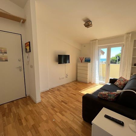 Apartamento Sunrise Beach House - Sea View Montesilvano Marina Exterior foto