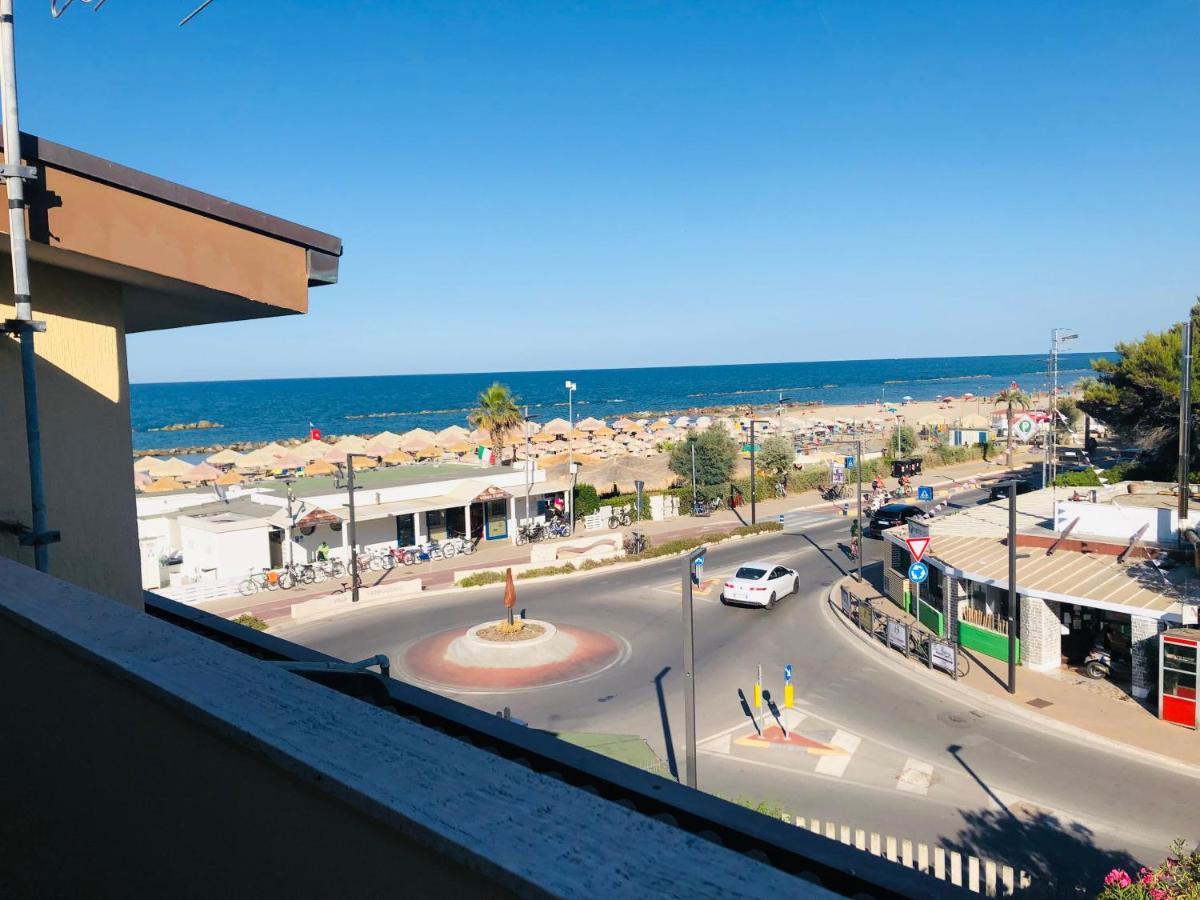 Apartamento Sunrise Beach House - Sea View Montesilvano Marina Exterior foto