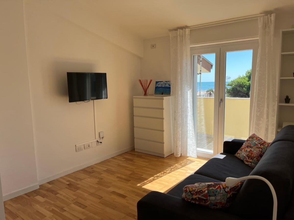 Apartamento Sunrise Beach House - Sea View Montesilvano Marina Exterior foto